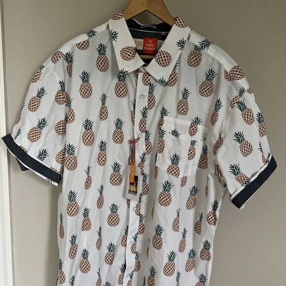 Free Planet Men's Pineapple Pattern Short Sleeve Shirt Button Down Size 3XL NWT - Picture 3 of 5